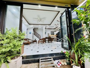 siêu phẩm tân mai - nhà lô góc, ô tô đỗ cửa, sân vườn xanh mát, giá hợp lý