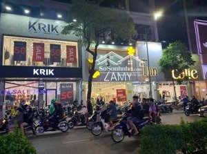 cho thuê nhà mặt phố tại phố cầu giấy, dtsd 1 tầng 200m2, mặt tiền 10m, hàng hiếm!