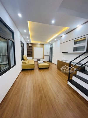 bán nhà tập thể trần quốc hoàn penthouse 120m2 lô góc siêu thoáng