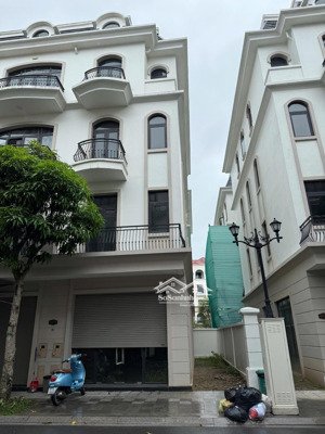 bán gấp căn xẻ khe sao biển sát chung cư masteri cực đẹp giá đầu tư. giá 13,x tỷ diện tích 98m2