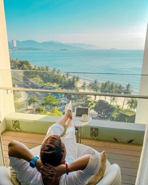 siêu phẩm khách sạn 18 tầng đường lớn sát biển 155 tỷ