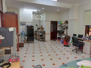 phòng cho nữ thuê q10, gần cv lê thị riêng có ban công, bếp, wc riêng, full nội thất