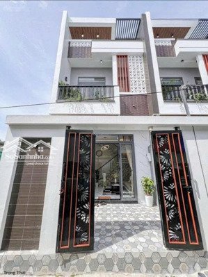 nhà đinh đức thiện, 2,3 tỷ, 105m2, 3 tầng siêu đẹp, pháp lý đầy đủ