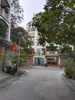 phân lô - vỉa hè - ô tô tránh đỗ ngày đêm - khu vip văn quán - nguyễn khuyến