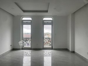 cho thuê nguyên căn mặt tiền phù đổng thiên vương- phường lâm viên - 10 căn hộ cao cấp (2pn 2 wc)