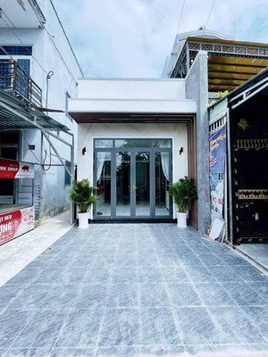 chính chủ bán gấp nhà ngay cầu nguyễn văn cừ q8. sổ hồng riêng, gặp trực tiếp bớt giá