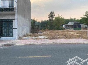 bán đất 300m2 giá 900triệuthới hòa,bến cát.gần trường học chợ và siêu thị. cho thuê hoặc kinh doanh