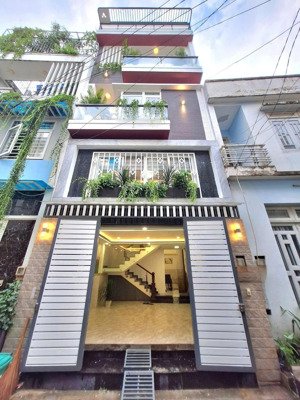 cần bán gấp nhà đường lý thường kiệt q11, dt 66,3, giá bán 3 tỷ 970, shr, đang cho thuê 22 triệu/th