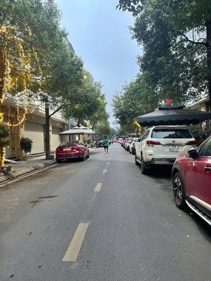 bán nhà liền kề hoàng huy riverside