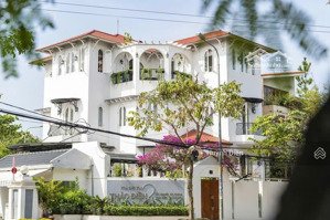 hot - bán biệt thự mặt tiền quốc hương q2 - dt 10x20m - 4 tầng - hđt 100 tr/th - giá chỉ 65 tỷ