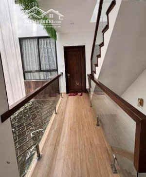 chính chủ gửi bán nhà 4 tầng siêu đẹp đường 5m5 lâm nhĩ, chỉ 6 tỷ 500