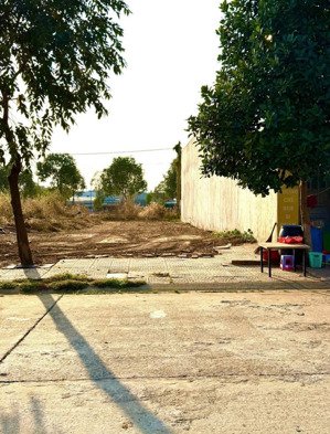 bán đất tại hl 610, lai hưng, bàu bàng, 850 triệu, 300m2, đầu tư xây dãy trọ, cho thuê làm bãi xe.