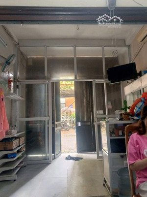 bán mặt phố pháo đài láng giao thông thuận tiện gần văn phòng gần công sở