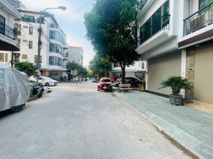 bán đất trịnh văn bô. lô góc 3 mặt thoáng. gần cđ fpt, oto 7 chỗ vào đất xây ccmn. dt 95m2*15.5tỷ.