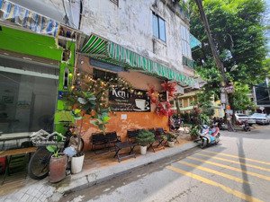 nguỵ như kon tum 50m, 3 tầng, mt 4,3m. vỉa hè, oto tránh. kd tốt. 19 tỷ