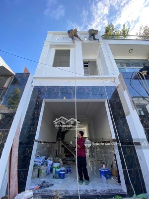 bán nhà xây mới 4x14m đúc 1 lầu hẻm 4m 2/ hiệp thành 17 gần chợ , bến xe buýt q12