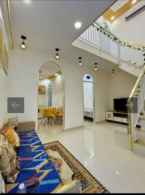 nhà đẹp sát hxh cmt8 - ngay ga metro số 2 - thông số vàng 4.5x8 - 2 tầng có 3pn 2wc - không lộ giới