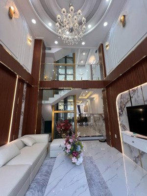 mặt tiền đường 12m ngay lâm văn bền quận 7, 6 tầng btct, 4x18m, nhà mới thang máy, chỉ 17.5 tỷ