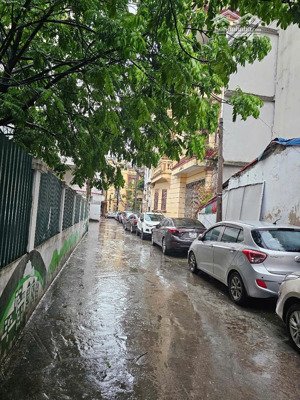 cô hương gửi bán nhà 42m2, 5 tầng văn quán, hà đông, ngõ rộng, gần ô tô, chỉ hơn 8 tỷ