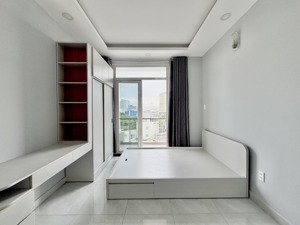 căn hộ mới 100% ngay đại học sư phạm, đh sài gòn, đầy đủ nội thất có ban công, thang máy