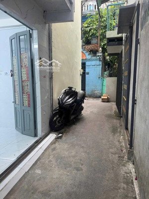 hiếm! 1 tỷ 580 có nhà q8 sổ hồng riêng,không quy hoạch ,hoàn công 1trệt 1 lầu,hỗ trợ vay ngân hàng