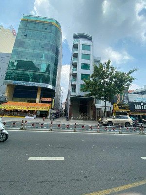 bán tòa nhà góc 2 mặt tiền tôn thất tùng. dt 350m2 (14x25m), 8 tầng tn 450tr. giá 150 tỷ - tin thật