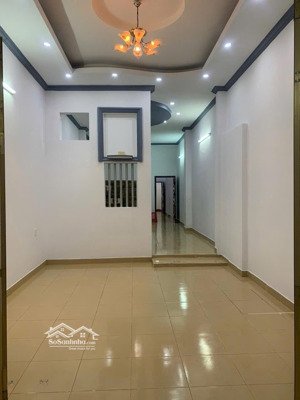 bán nhà mặt tiền 8m thủ đức gần metro, đang cho thuê 9 triệu/tháng, giá tốt.