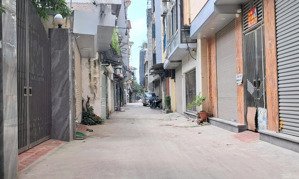 đất đẹp cầu diễn, hồ tùng mậu. mặt ngõ thông, ô tô tránh nhau, vào nhà. quy hoạch ổn định