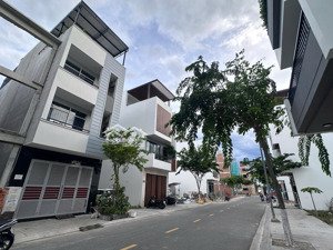 chính chủ gửi bán nhanh nhà 3 tầng 1 tum khu đô thị vcn phước long 2