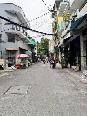 bán nhà mặt tiền quận 11, 4 tầng btct, vừa ở vừa kinh doanh.