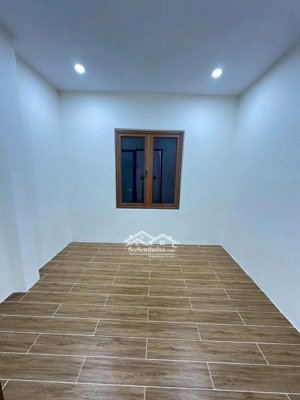 nhà đẹp full nội thất vài bước ra phố sổ vuông trước nhà cực thoáng