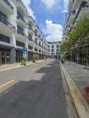 bán nhà 5 tầng đường tô ngọc vân, phường thạnh xuân, q12, dt60m2(4x15). hẻm 10m,giá 8,2tỷ