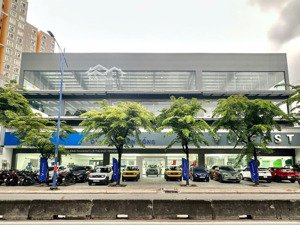 cần cho thuê văn phòng tầng 4 rộng 216m2 lh 