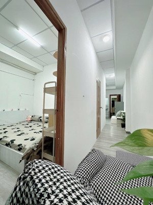 cho thuê 2 phòng ngủ - bancol ngay lê văn sỹ , phạm văn hai , bùi thị xuân