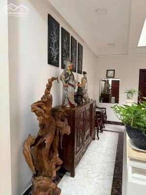 BIỆT THỰ TRONG PHỐ CỔ NGỌC LÂM 190M, 5T, MT5M, 2 THOÁNG, Ô TÔ TRÁNH, THÔNG NGUYỄN VĂN CỪ.