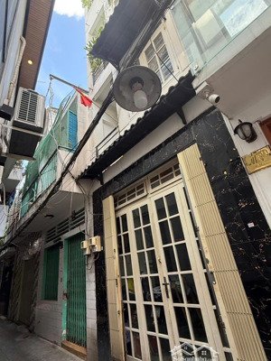 kẹt tiền bán nhà trường chinh gần sân bay phường 14 tân bình gía 3,5 tỷ.