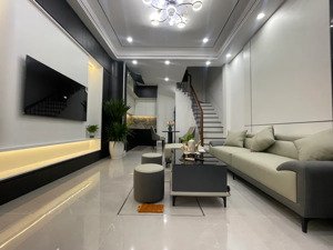 lô góc 2 thoáng, ba gác tránh, 30m ra ô tô tránh, 49m2+5 tầng bùi xương trạch .