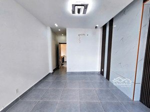 q4 nhà đẹp nhỉnh 5 tỷ . shr 38m2 .sát đường số 3tầng btct . không quy hoạch