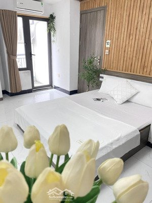 phòng ban công full đồ tại nhân hòa chỉ 4tr3/tháng