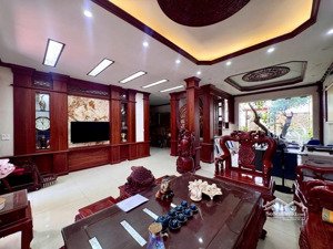 biệt thự vip 198m2 mặt tiền khủng gần hồ giá cực tốt