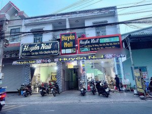 giảm sâu bán cặp trọ visip1 bình dương. thu nhập 30triệu, ngay mặt tiền chợ. bán gấp 