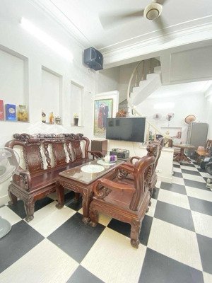 nhà ngọc thụy hàng xóm khai sơn - trường qt pháp - khu đẹp nhất long biên 38m2,4 ngủ ở sướng