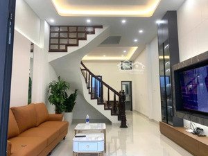 bán nhà khu vực cổ nhuế, bắc từ liêm, 4 tầng đẹp, gần chợ, trường đại học, bệnh viện
