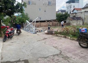 bán đất oto đỗ cửa gần hồ ngõ thông , không khí trong lành , thoáng mát
dt 59 m 6,5 tỷ