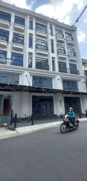 cần cho thuê gấp siêu phẩm, 18b huỳnh văn bánh, p15, q. phú nhuận