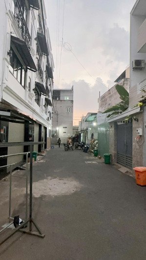 bán nhà 4 tầng đường tô ngọc vân, phường thạnh xuân, q12, dt64m2(4x16).dòng tiền 18tr/th.giá 5,9tỷ