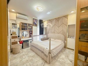 bán ch đẹp tại oriental plaza, 4,7 tỷ, 105m2, 3pn, 2wc, nhiều tiện ích