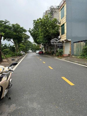 bán đất tái định cư giang biên, 40m2 mặt đường to, view cánh đồng thoáng mát
