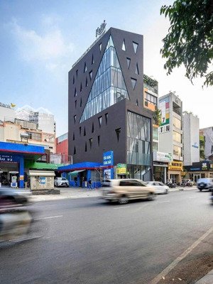 chính chủ bán gấp mt cách mạng tháng tám, q3 - dt: 7x30m - 5 tầng - hđt 250 triệu/tháng - giá 48 tỷ