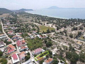 lô góc đẹp 282m2 nằm ngay trung tâm khu du lịch biển dốc lết, ngang 12m, ngay sát bãi tắm chính